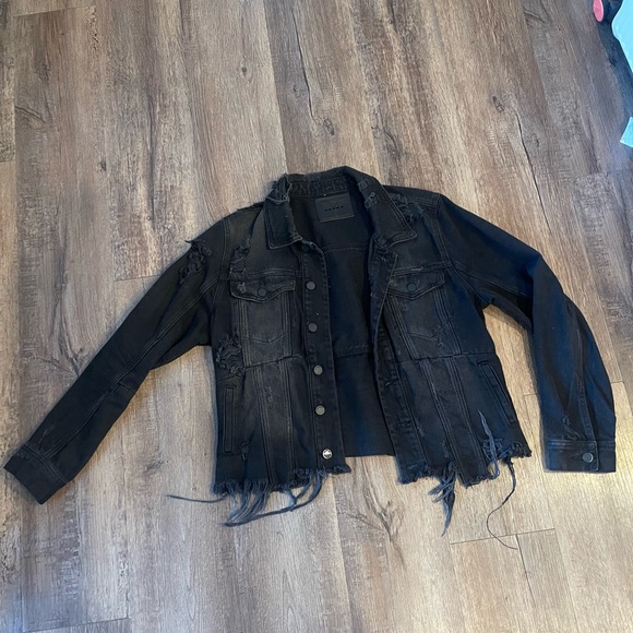 BlankNYC Black denim jacket. Size small - Picture 2 of 4